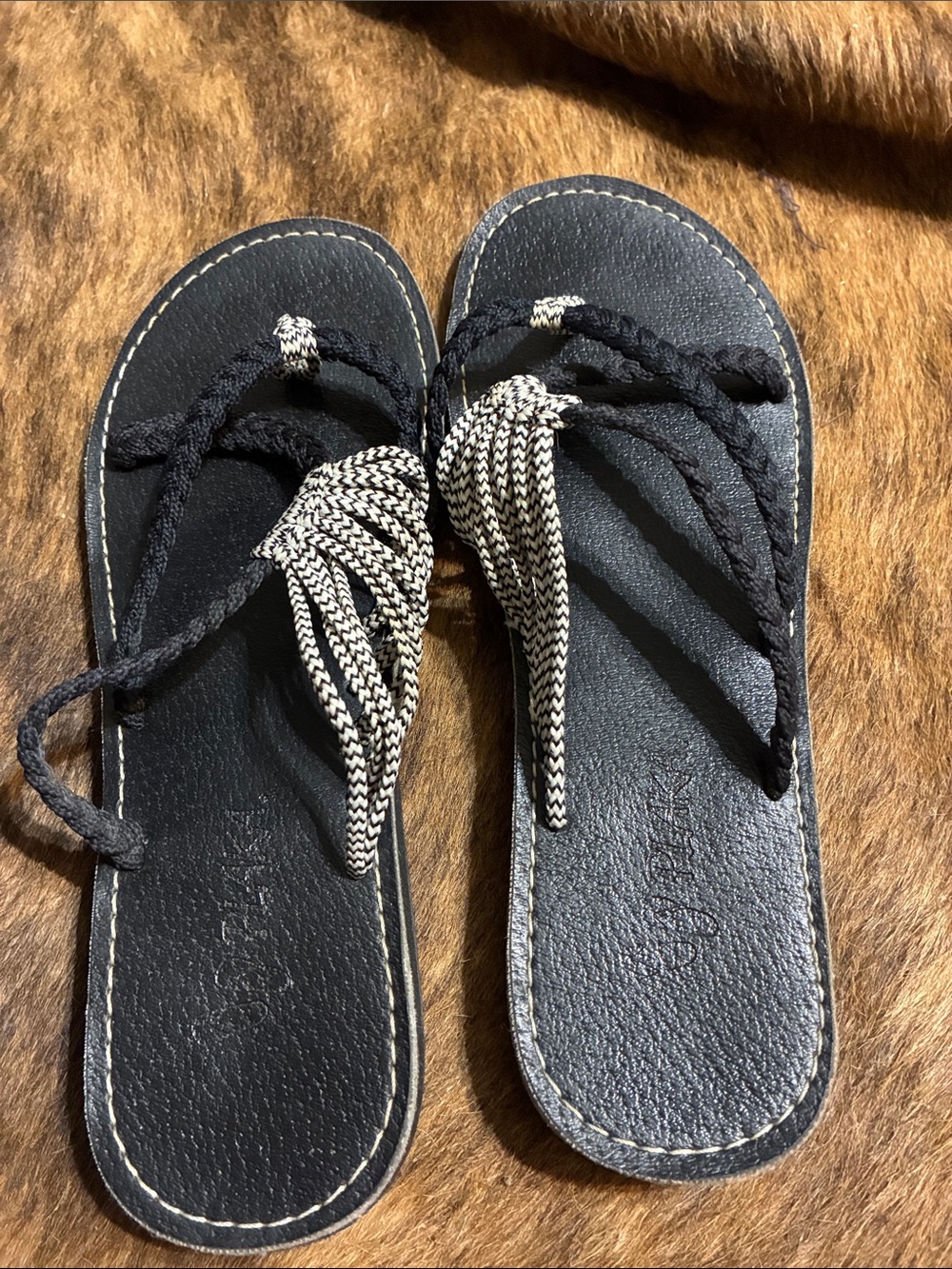 Plaka sandals